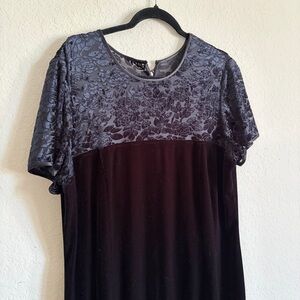 Plaza South woman’s Chic Black Velvet Maxi Dress size 18 lace floral details